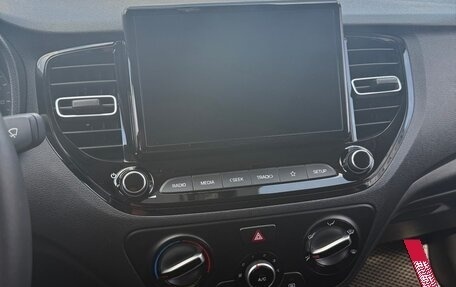 Hyundai Solaris II рестайлинг, 2022 год, 2 250 000 рублей, 28 фотография