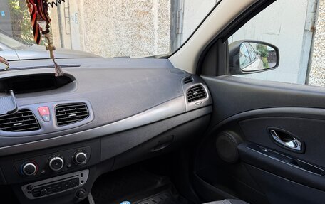 Renault Fluence I, 2013 год, 900 000 рублей, 2 фотография