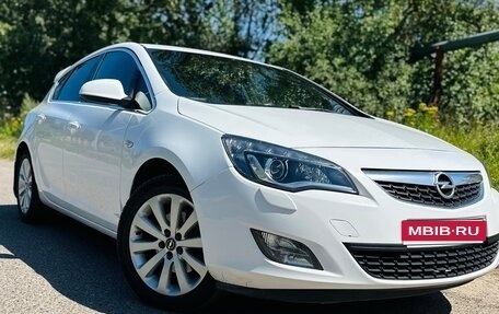 Opel Astra J, 2010 год, 555 000 рублей, 1 фотография