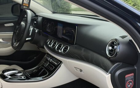 Mercedes-Benz E-Класс, 2016 год, 2 825 000 рублей, 32 фотография