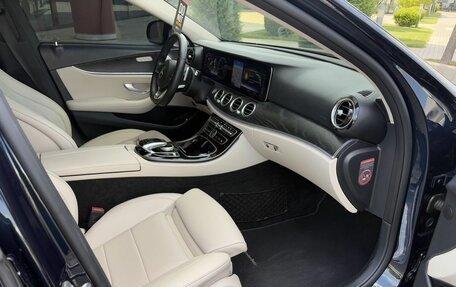 Mercedes-Benz E-Класс, 2016 год, 2 825 000 рублей, 33 фотография