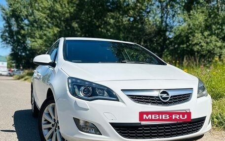 Opel Astra J, 2010 год, 555 000 рублей, 2 фотография