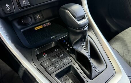 Toyota RAV4, 2025 год, 4 399 000 рублей, 16 фотография