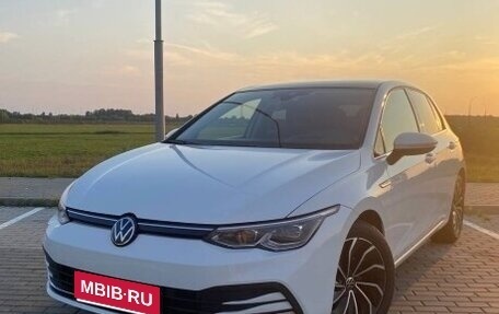 Volkswagen Golf VIII, 2023 год, 2 300 000 рублей, 1 фотография