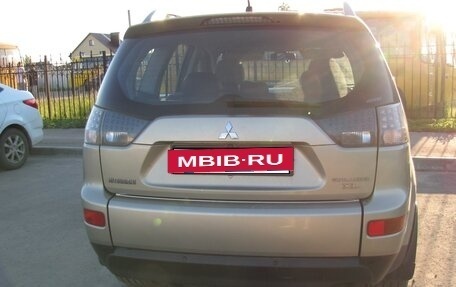 Mitsubishi Outlander III рестайлинг 3, 2008 год, 800 000 рублей, 2 фотография