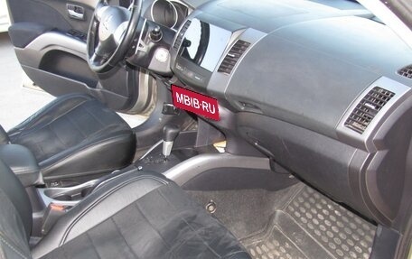 Mitsubishi Outlander III рестайлинг 3, 2008 год, 800 000 рублей, 7 фотография