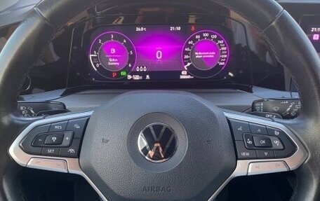 Volkswagen Golf VIII, 2023 год, 2 300 000 рублей, 13 фотография
