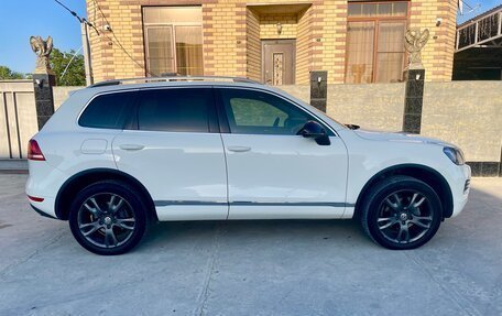 Volkswagen Touareg III, 2011 год, 1 890 000 рублей, 8 фотография