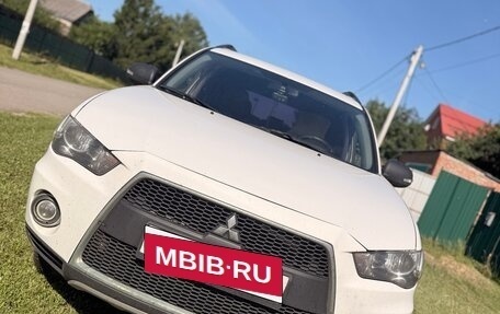Mitsubishi Outlander III рестайлинг 3, 2011 год, 950 000 рублей, 3 фотография