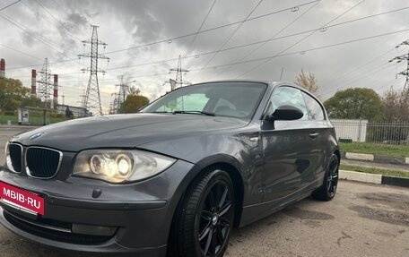 BMW 1 серия, 2008 год, 860 000 рублей, 2 фотография