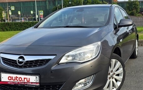 Opel Astra J, 2011 год, 785 000 рублей, 2 фотография