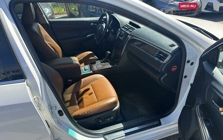 Toyota Camry, 2016 год, 1 999 000 рублей, 6 фотография