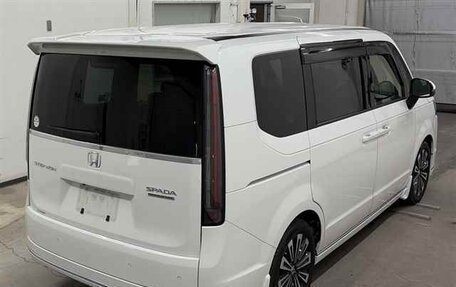 Honda Stepwgn, 2022 год, 2 210 000 рублей, 5 фотография