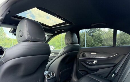 Mercedes-Benz E-Класс, 2020 год, 4 850 000 рублей, 31 фотография