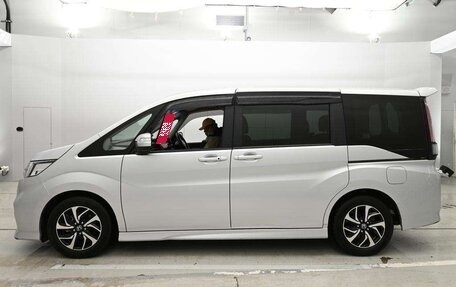 Honda Stepwgn IV, 2020 год, 1 810 000 рублей, 7 фотография