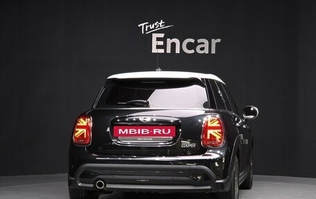 MINI Hatch, 2022 год, 1 930 000 рублей, 5 фотография