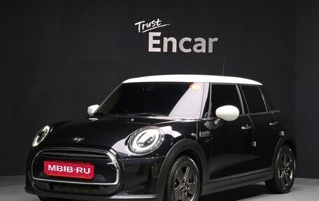 MINI Hatch, 2022 год, 1 930 000 рублей, 1 фотография