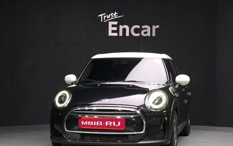 MINI Hatch, 2022 год, 1 930 000 рублей, 2 фотография