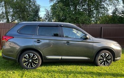 Mitsubishi Outlander III рестайлинг 3, 2019 год, 1 900 000 рублей, 1 фотография