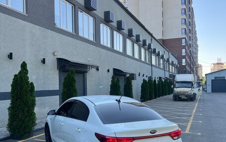 KIA Rio IV, 2018 год, 880 000 рублей, 4 фотография