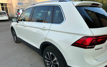 Volkswagen Tiguan II, 2019 год, 2 550 000 рублей, 2 фотография