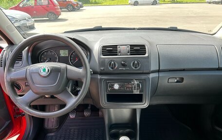 Skoda Fabia II, 2010 год, 300 000 рублей, 19 фотография