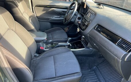 Mitsubishi Outlander III рестайлинг 3, 2019 год, 1 900 000 рублей, 7 фотография