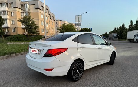Hyundai Solaris II рестайлинг, 2011 год, 550 000 рублей, 4 фотография