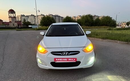 Hyundai Solaris II рестайлинг, 2011 год, 550 000 рублей, 9 фотография