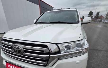 Toyota Land Cruiser 200, 2016 год, 5 700 000 рублей, 3 фотография