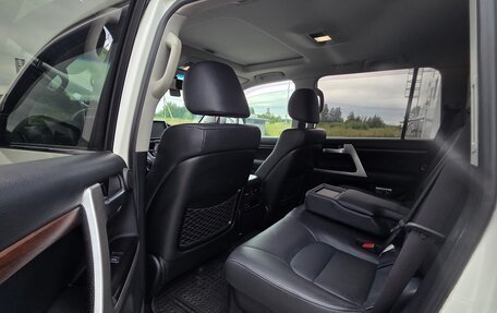 Toyota Land Cruiser 200, 2016 год, 5 700 000 рублей, 7 фотография