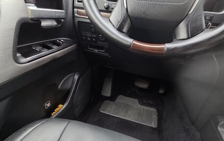 Toyota Land Cruiser 200, 2016 год, 5 700 000 рублей, 10 фотография