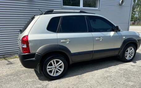 Hyundai Tucson III, 2006 год, 750 000 рублей, 20 фотография