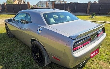 Dodge Challenger III рестайлинг 2, 2017 год, 3 650 000 рублей, 3 фотография