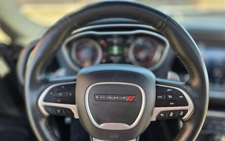 Dodge Challenger III рестайлинг 2, 2017 год, 3 650 000 рублей, 19 фотография