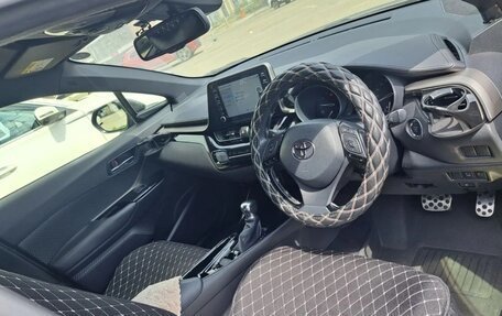 Toyota C-HR I рестайлинг, 2020 год, 2 250 000 рублей, 4 фотография