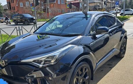 Toyota C-HR I рестайлинг, 2020 год, 2 250 000 рублей, 2 фотография