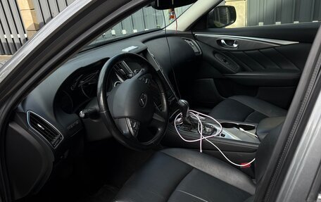 Infiniti Q50 I рестайлинг, 2015 год, 2 200 000 рублей, 10 фотография