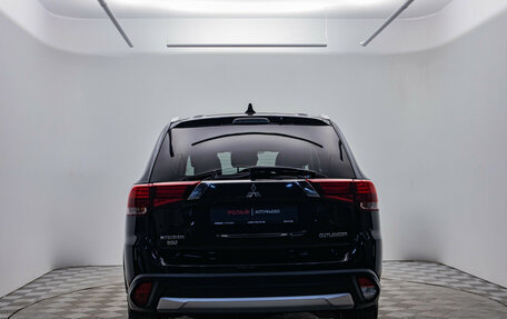 Mitsubishi Outlander III рестайлинг 3, 2017 год, 1 970 000 рублей, 7 фотография