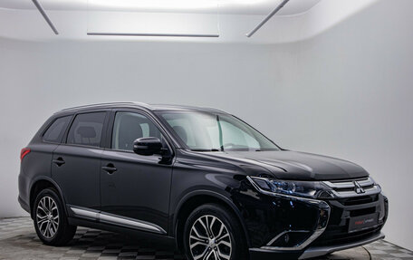 Mitsubishi Outlander III рестайлинг 3, 2017 год, 1 970 000 рублей, 3 фотография