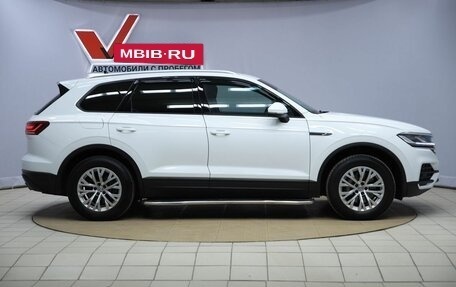 Volkswagen Touareg III, 2019 год, 3 950 000 рублей, 4 фотография
