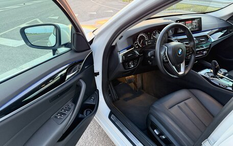 BMW 5 серия, 2018 год, 3 200 000 рублей, 11 фотография