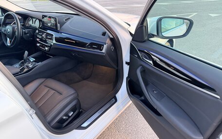 BMW 5 серия, 2018 год, 3 200 000 рублей, 16 фотография