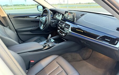 BMW 5 серия, 2018 год, 3 200 000 рублей, 17 фотография
