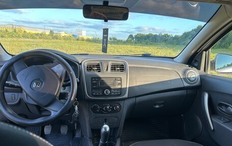 Renault Logan II, 2017 год, 745 000 рублей, 7 фотография