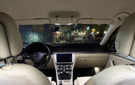 Volkswagen Passat B8 рестайлинг, 2017 год, 1 820 000 рублей, 10 фотография