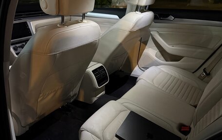 Volkswagen Passat B8 рестайлинг, 2017 год, 1 820 000 рублей, 9 фотография