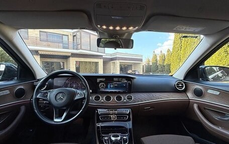 Mercedes-Benz E-Класс, 2018 год, 2 100 000 рублей, 4 фотография
