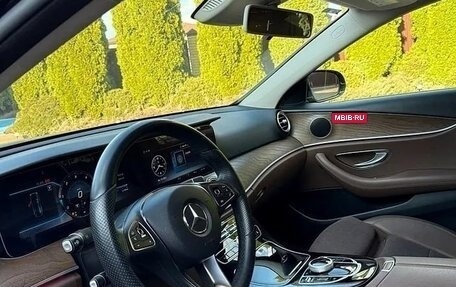 Mercedes-Benz E-Класс, 2018 год, 2 100 000 рублей, 3 фотография