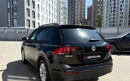 Volkswagen Tiguan II, 2019 год, 2 320 000 рублей, 16 фотография